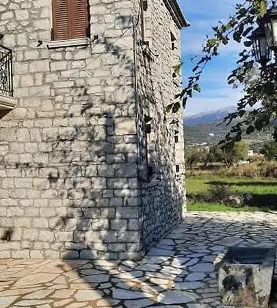 πετρόχτιστη μεζονέτα *